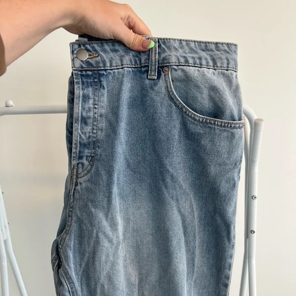 BNWT the viral TikTok H&M jeans! Loose straight high rise jeans - Picture 2 of 5